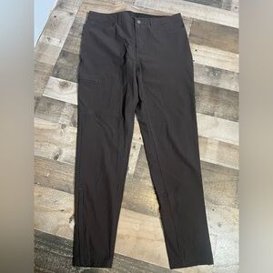 Patagonia Pants with Pockets‎ and Zipper Ankles- 12